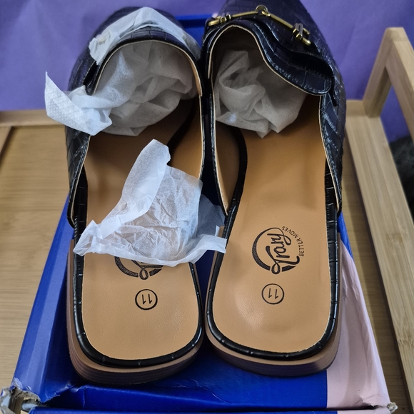 Black Croc-Embossed Women's Mules Size 11 - Picture 3 of 6